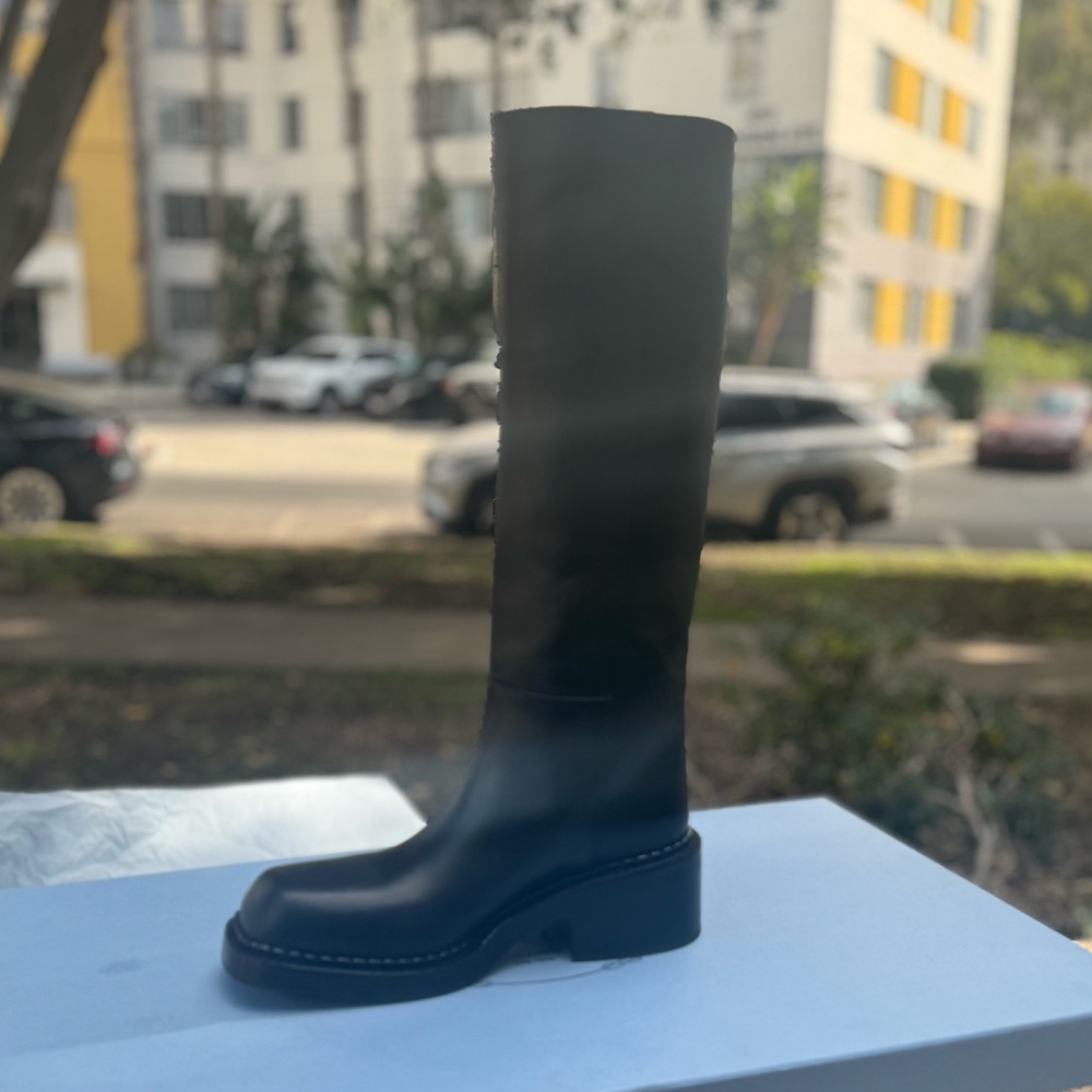 Prada boots - Picture 6 of 8